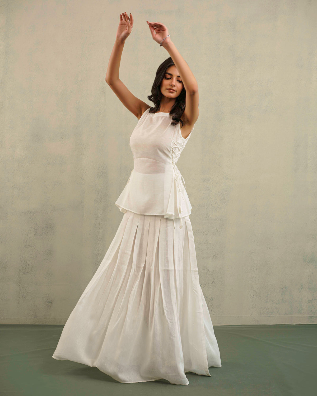 Har-Din White linen set